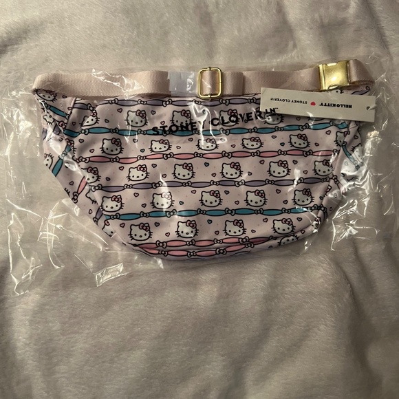 Stoney Clover Lane Hello Kitty Jumbo Fanny NWT - Picture 2 of 2